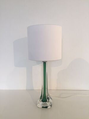 Flygsfors: Original signeret glaslampe, ca. 1970. Grønt inderfang.  H. 28, - incl. skærm 47 cm