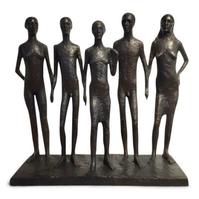 Hanne Varming: "De 5", Figurgruppe af mørktpatineret bronze. Sign. Hanne Varming, 1991. Udf. i 3 eks. 1991. H. 104. B. 105.