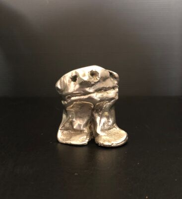 Leif Sylvester: "Gnom". Figur af forsølvet tin. Sign. L.S. 1/28. H. 6,5 cm.
