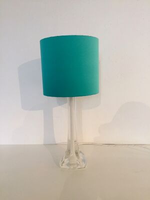 Flygsfors: Original signeret glaslampe, ca. 1970. Hvidt inderfang.  H. 28, - incl. skærm 47 cm